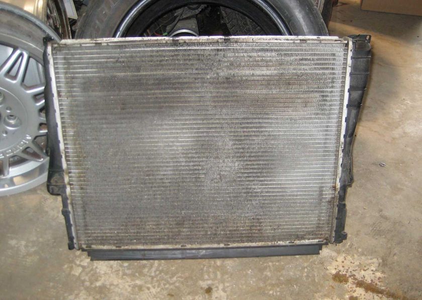 BMW E46 Radiator Manual 99 05 323 325 328 330  