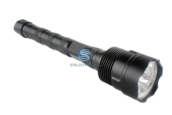 Made of high quality aluminum alloy, this flashlight is sturdy and 