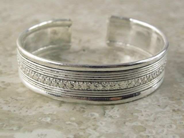 DIVINE     crafted     SILVER   cuff   BRACELET _ open _  