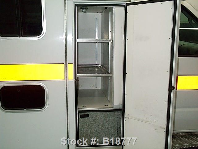   42K 2003 FORD E 350 DIESEL WHEELED COACH AMBULANCE ONLY 42K  