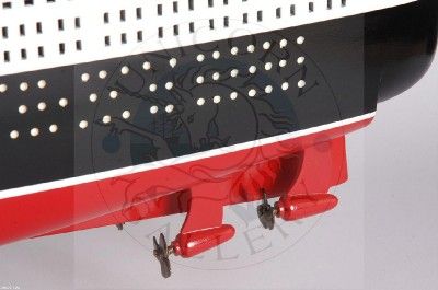 QM2   QUEEN MARY 2 (2003)   CUNARD LINES   MODEL SHIP  