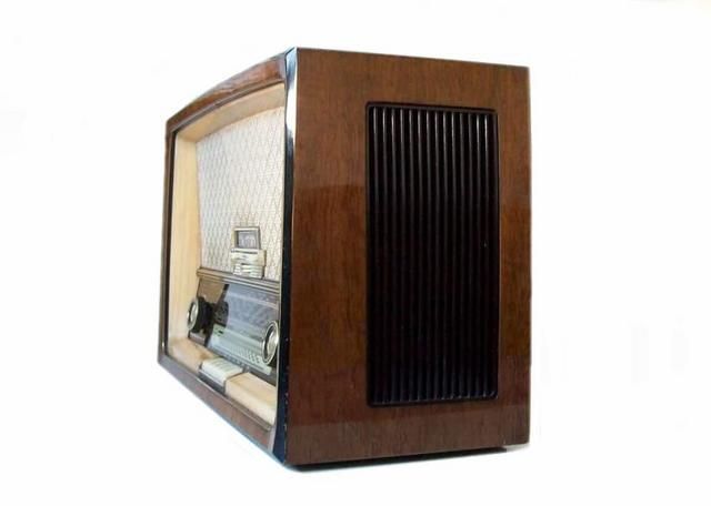 PHILIPS TUBERADIO (röhrenradio), SATURN 563 from 1957. TOP   