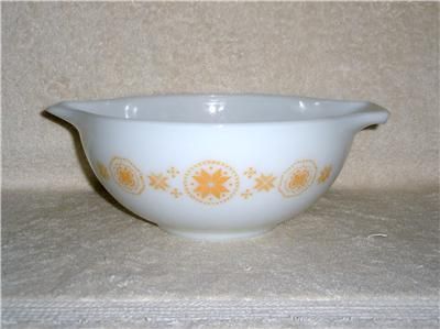 Pyrex ORANGE Town & Country 2.5 Qt. Cinderella Bowl  