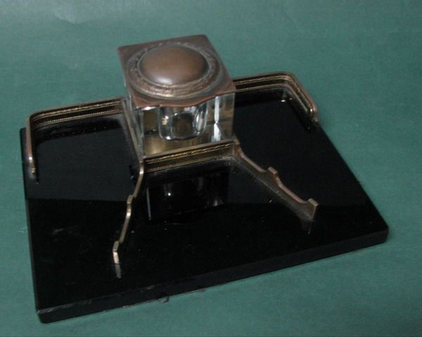 Antique c.1920 German WWPF inkwell marked D.R.G.M., inkstand with pen 