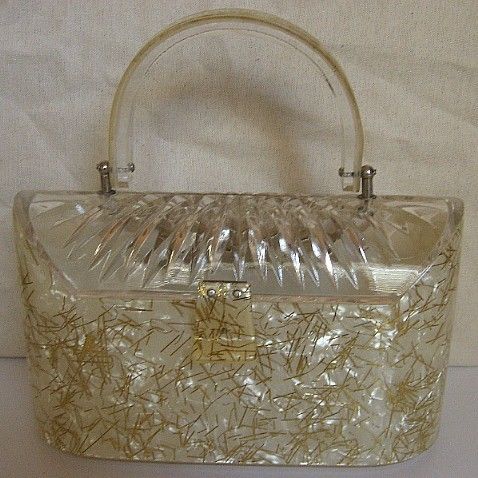 VINTAGE CARVED TOP EMBEDDED GLITTER LUCITE PURSE  