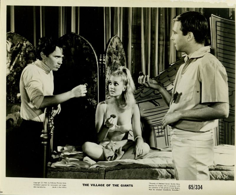 TISHA STERLING/VILLAGE OF THE GIANTS/RARE ORIG STILL C6  