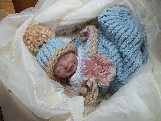 Reborn Marita Winters Sunshine sculpt Baby Girl with Custom Cocoon set 