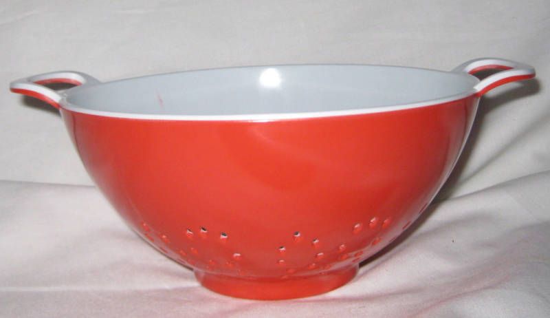 Oggi Petite Colander in Red Snacks Fruit 6D x 3H  