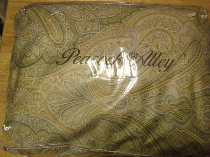   PEACOCK ALLEY TAILORED PAISLEY TWIN BEDSKIRT UP TO 22 INCH DROP  