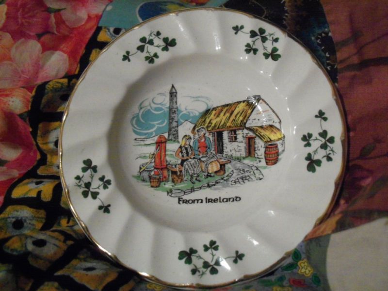 CARRIGALINE POTTERY SMALL PLATE  