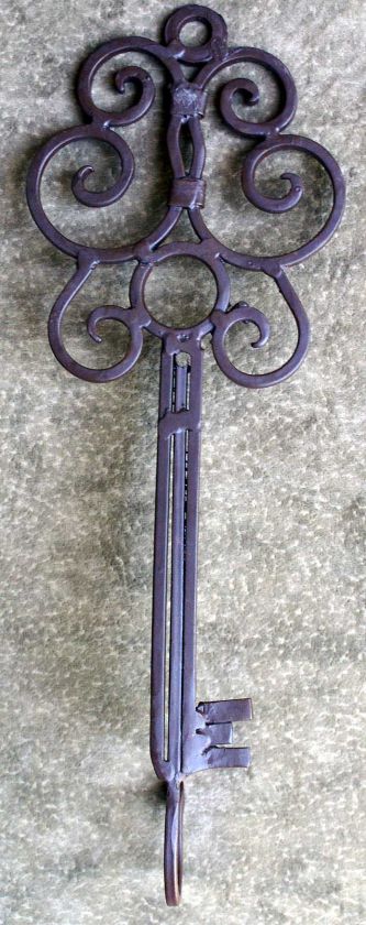 Metal OLD FASHIONED SKELETON KEY WALL HOOK Antique Rust  