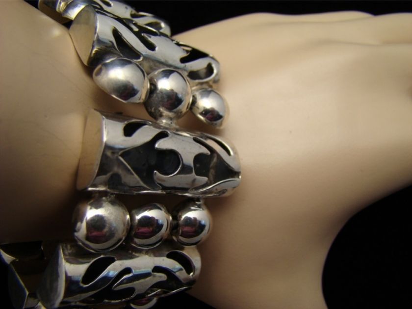   , multi dimensional sterling silver bracelet from Plateria Far Fan