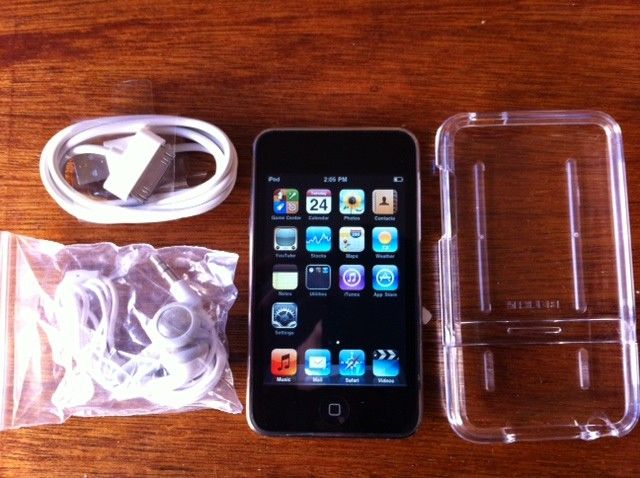 iPod touch 2nd Generation (16 GB) w/USB, Headphones, and plastic case 