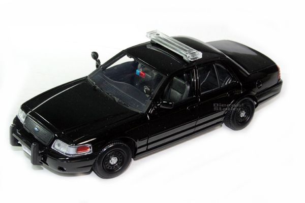 Ford Crown Victoria Special Service Police Car 1/24 BLK  