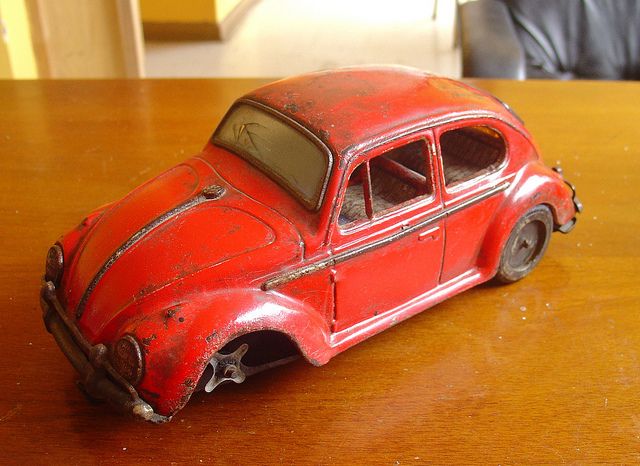 VOLSKWAGEN TIN TOY TAIYO BATTERY OPERATED 1964 VW JAPAN  