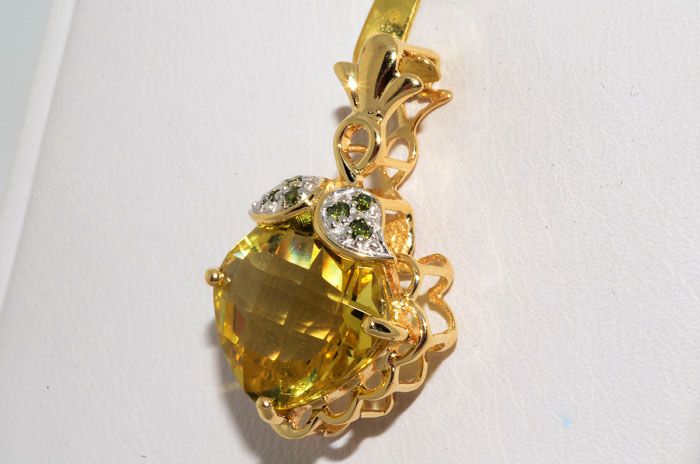 18CT LEMON TOPAZ & GREEN DIAMOND PENDANT MARVELOUS  