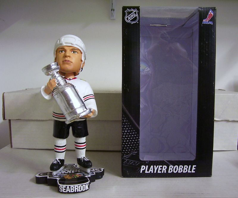   Blackhawks STANLEY CUP TROPHY Bobble Bobblehead *Read Description