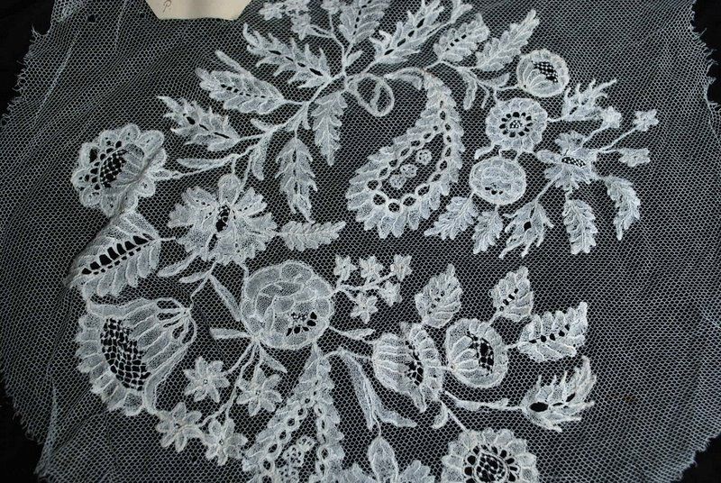 EARLY BRUSSELS BOBBIN & NEEDLE LACE BRIDAL CROWN  