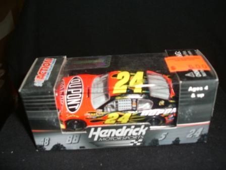 2011 164 ACTION JEFF GORDON DUPONT DIECAST  