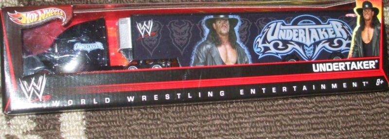 2011 HOT WHEELS MATTEL WWE UNDERTAKER HIWAY SEMI TRACTO  