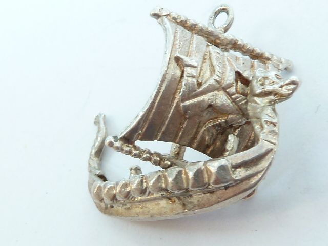   925 Sterling Silver Charm VIKING FLAGSHIP LONG BOAT 4.5G XL  